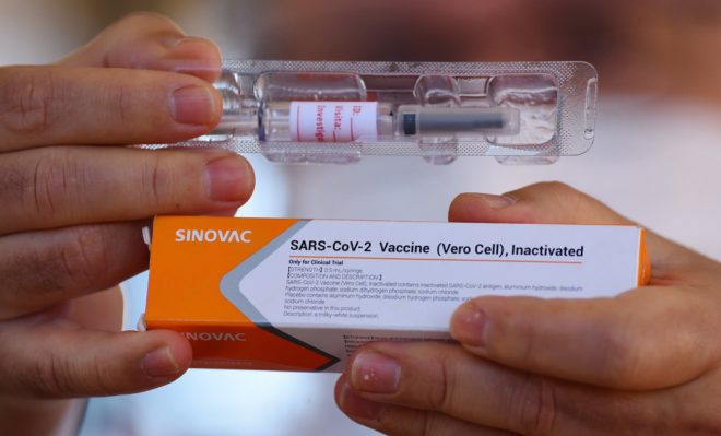 Sinovac no logra dar confianza ante el gremio médico mundial