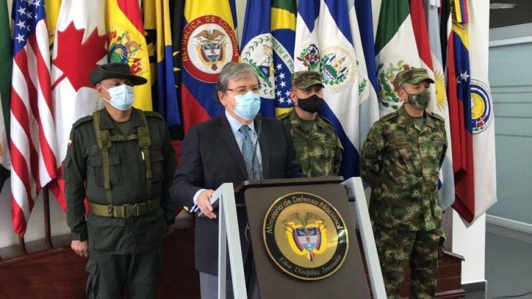 Colombia: Ministro de Defensa en la UCI con “infección respiratoria aguda”  por coronavirus