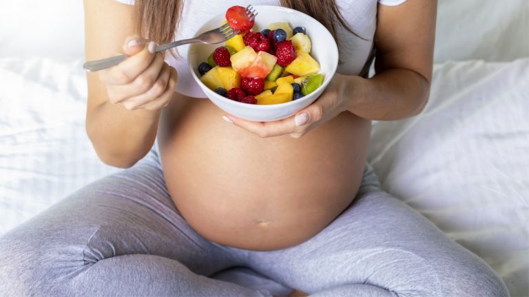 Alimentos y consejos para evitar la acidez durante el embarazo