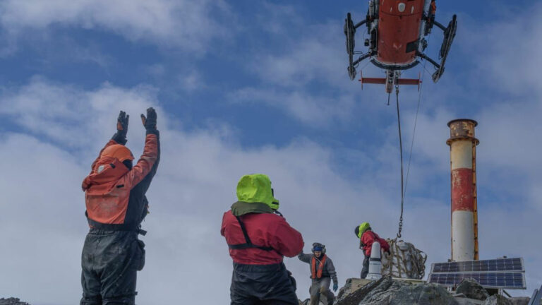 Conmemoración de la Instalación del primer Faro Nacional en el territorio chileno antártico