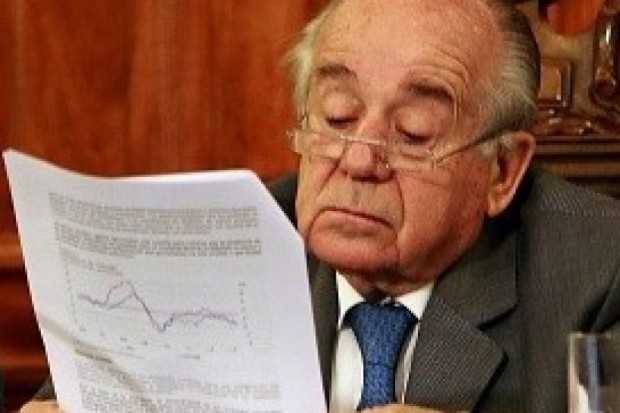 Andrés-Zaldivar-leyendo_816x544