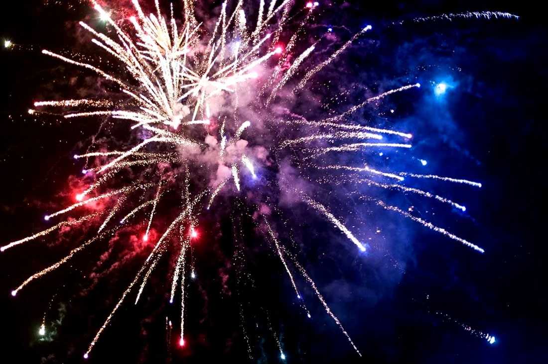 FUEGOSARTIFICIALESPORTAA29DICIEMBRE