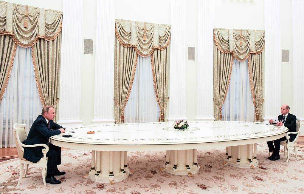 Russian President Putin and German Chancellor Scholz meet in Moscow