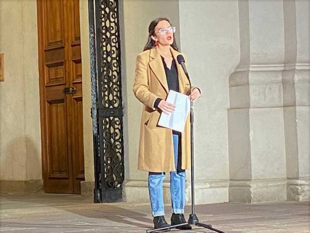 Camila Vallejo 12-08-22 2