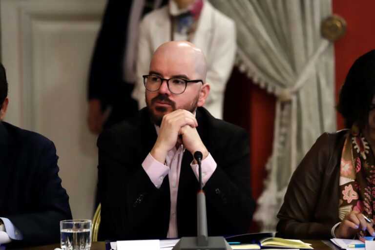 Fe9Ju8oXwAE_Ytc-768x512-1