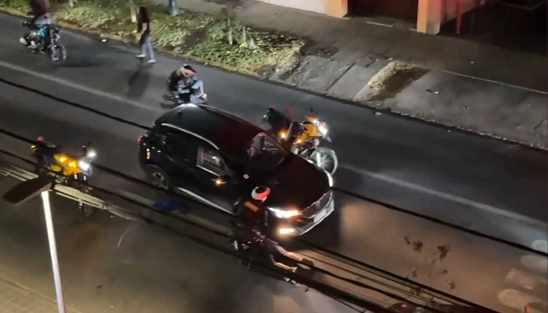 Screenshot_2023-04-01-10-11-32-784_com.twitter.android_2