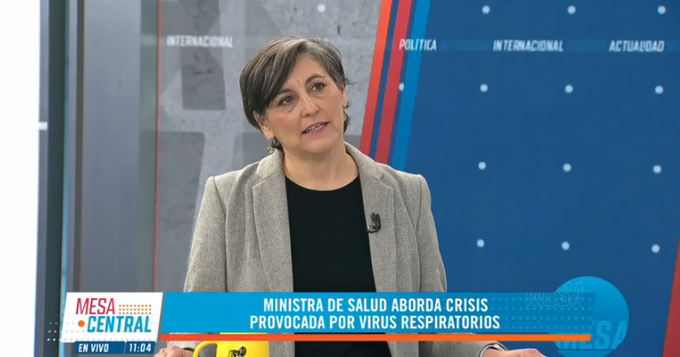 Ministra Aguilera admite “frase desafortunada” tras muerte de lactante y reconoce que no se llamó a Clínica Las Condes por camas disponibles