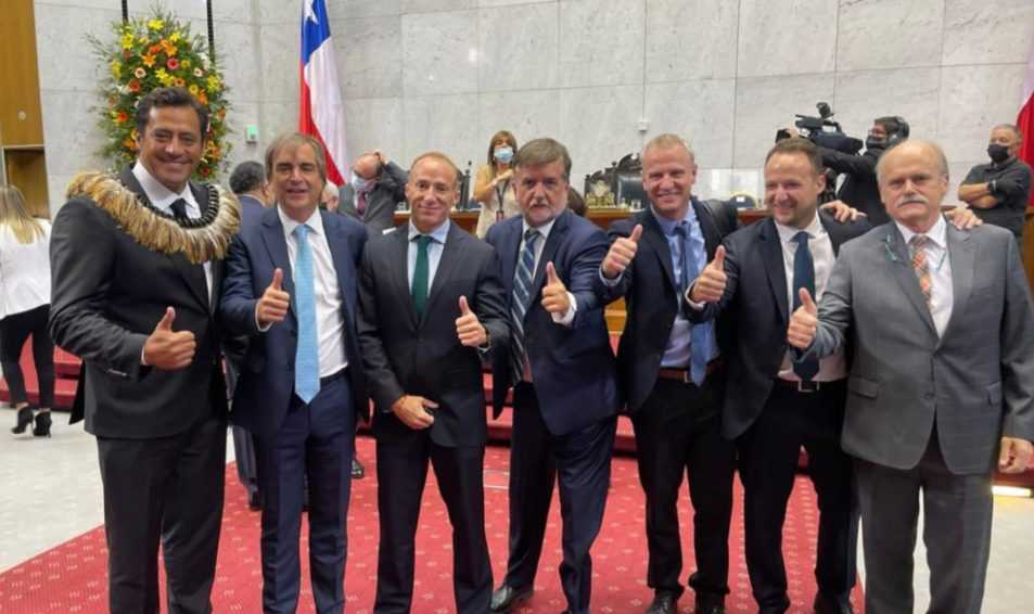 parlamentarios-web-scaled-953x566-c-default