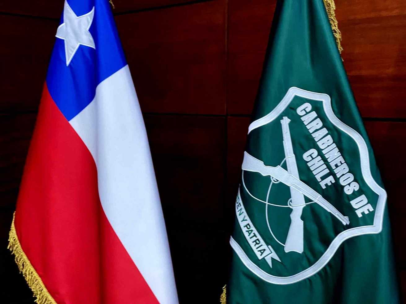 CARABINEROSYCHILEBANDERASok