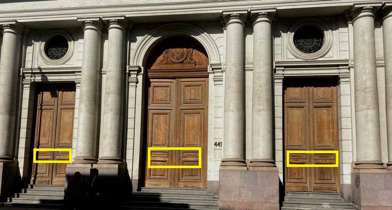 PUERTASCOMPLETASSIN MANILLAS