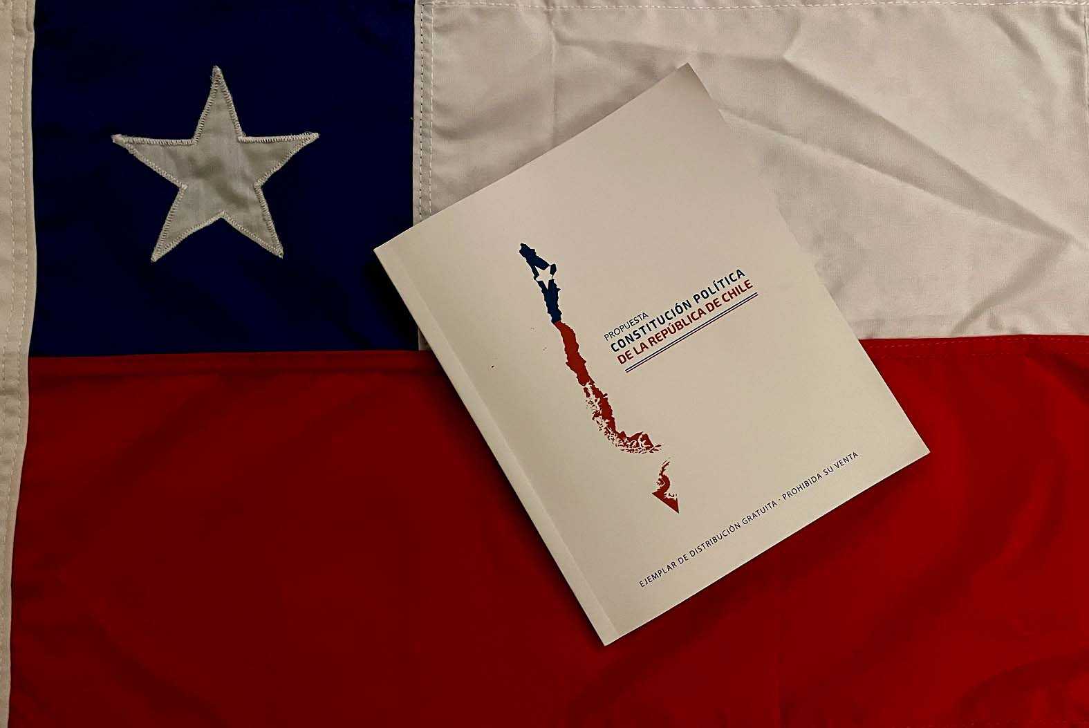 BANDERA CONSTITUCION23ok