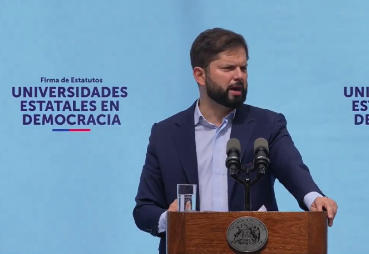 Pdte Boric Firma estatutos Universidades Estatales 27-12-2023