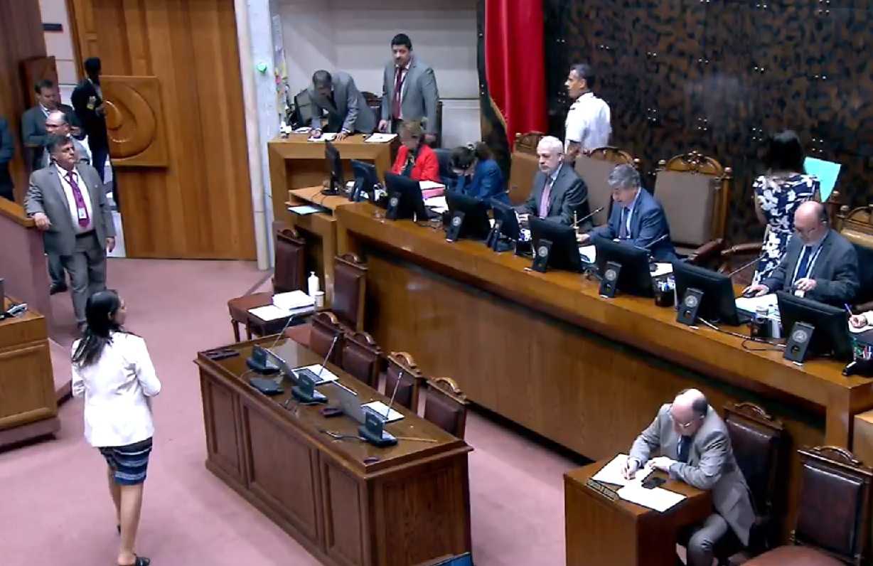 Sesión Senado aprueba reajuste sector público 21-12-2023