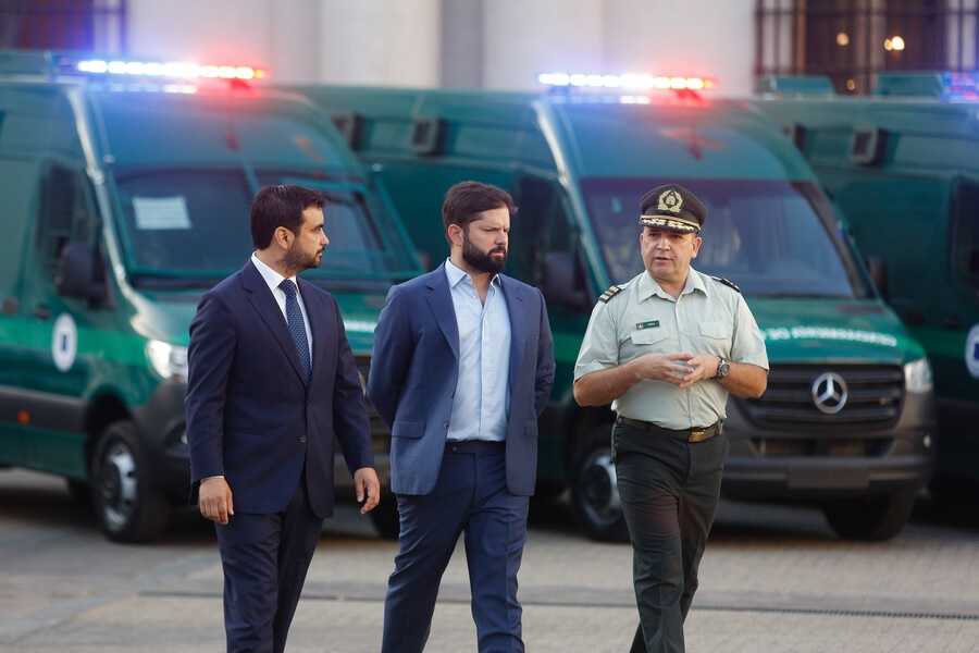 Pdte Boric vehículos Gendarmería 14-02-2024