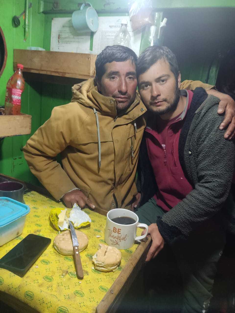 Pescadores artesanales encontrados con vida