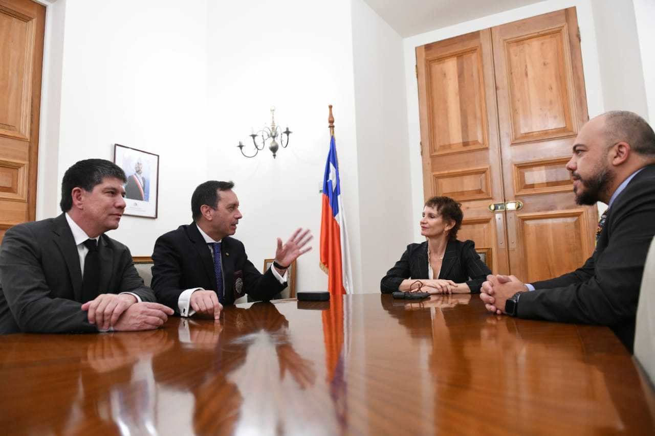 eduardo-cerna-reunido-con toha-monsalve-vergara