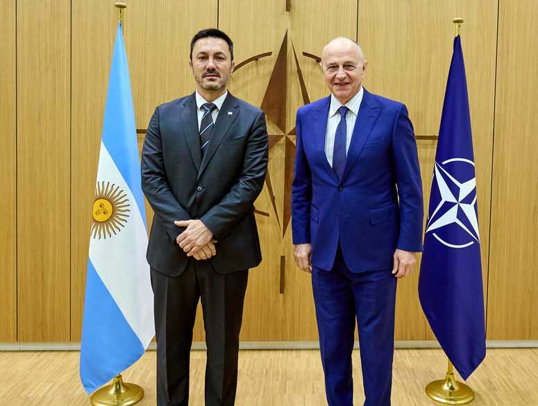 NATO Deputy Secretary General meets with Minister of Defence of Argentina