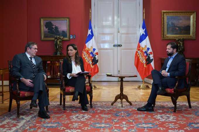 Presidente Boric reunido con Gloria de la Fuente y Jaime Gazmuri