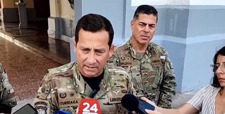 Comandante en jefe del Ejército, general Javier Iturriaga