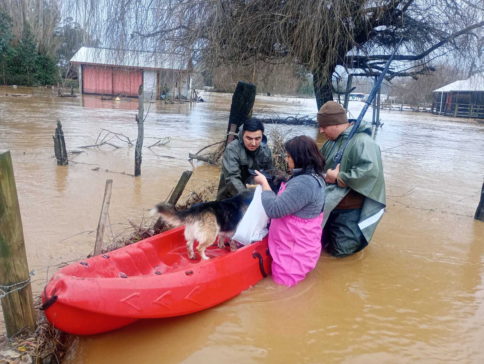 carabineros-inundaciones