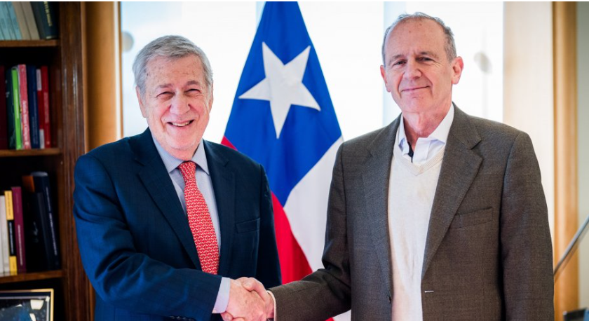 Canciller ALberto van Klaveren y nuevo director del Inach Gino Casassa