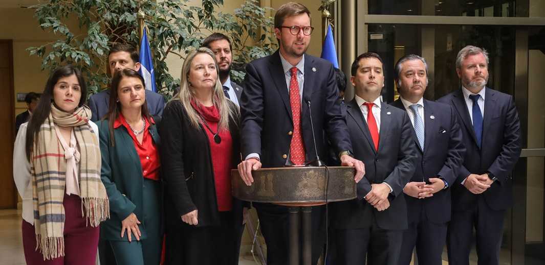 Bancada Republicana exige renuncia de Tohá 18-10-2024