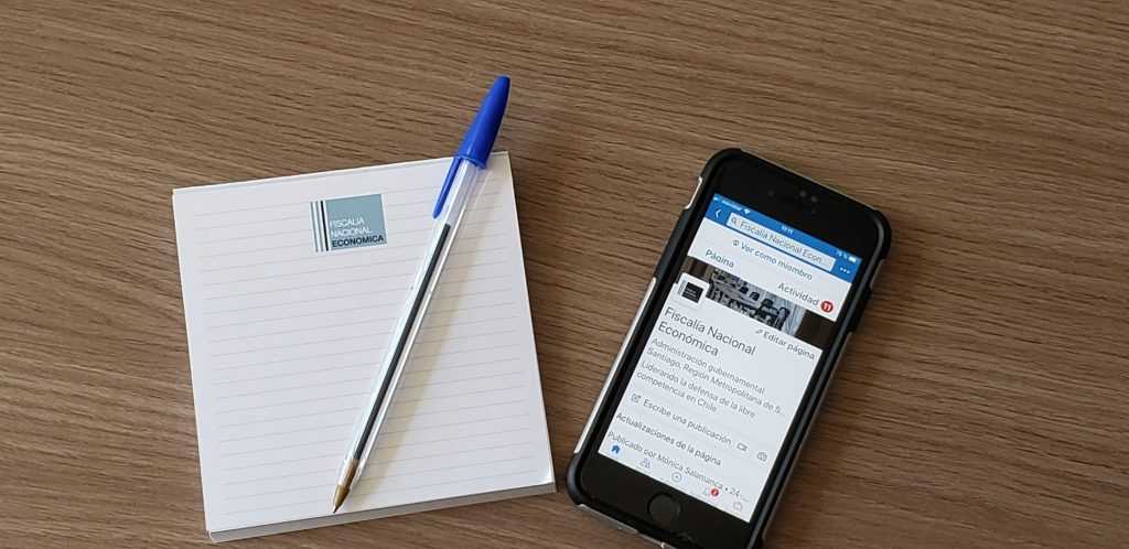 Libreta-FNE-y-celular-1024x498