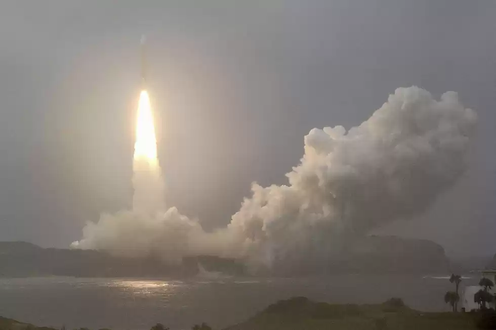 japonsatelite defensa