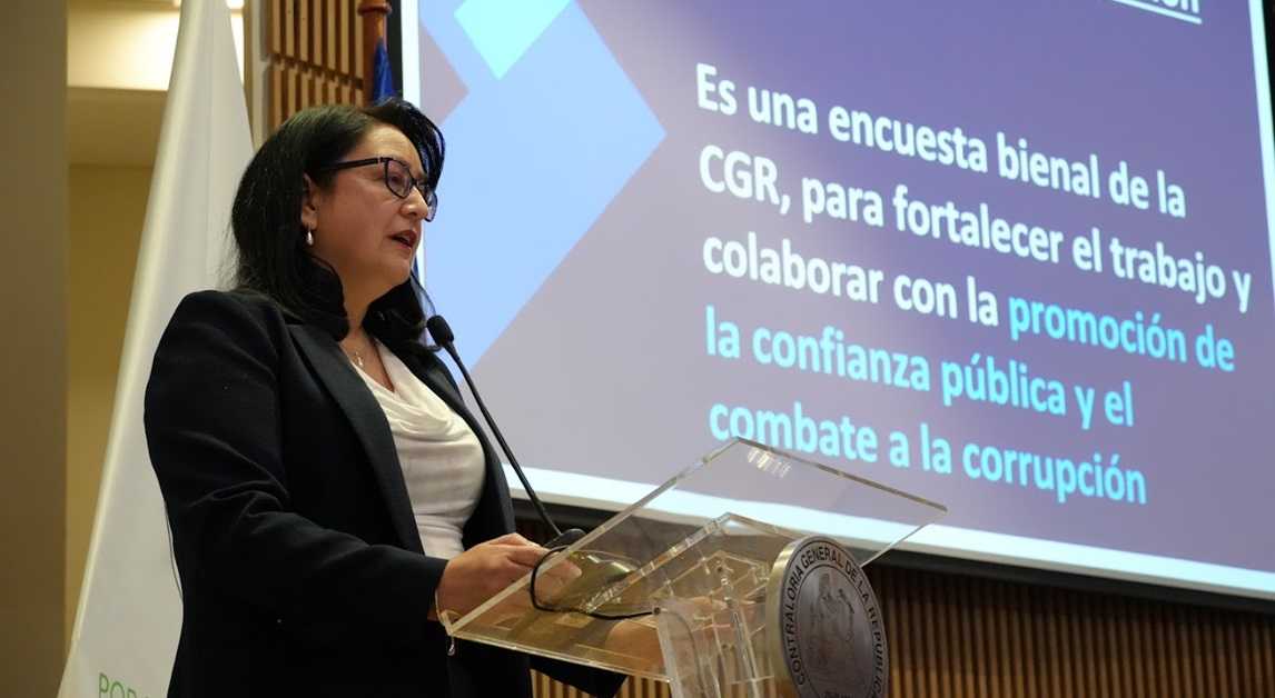 Contralora Dorothy Pérez