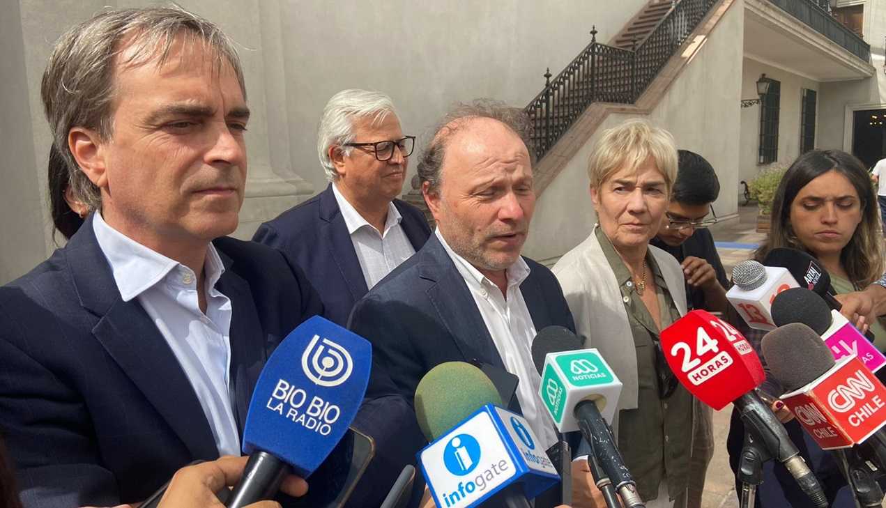 Senadores por reunión sistema político con ministro Elizalde 02-12-2024