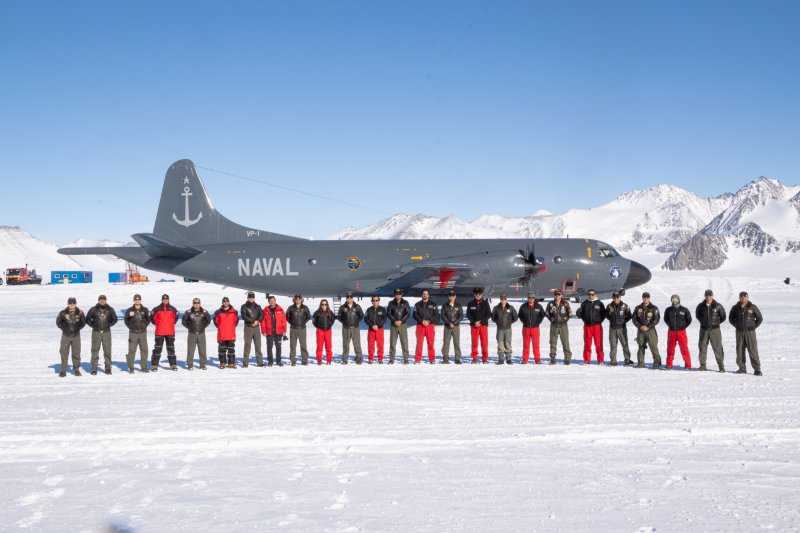 aviacioin_naval_y_equipo_centro_de_estudios_cienti