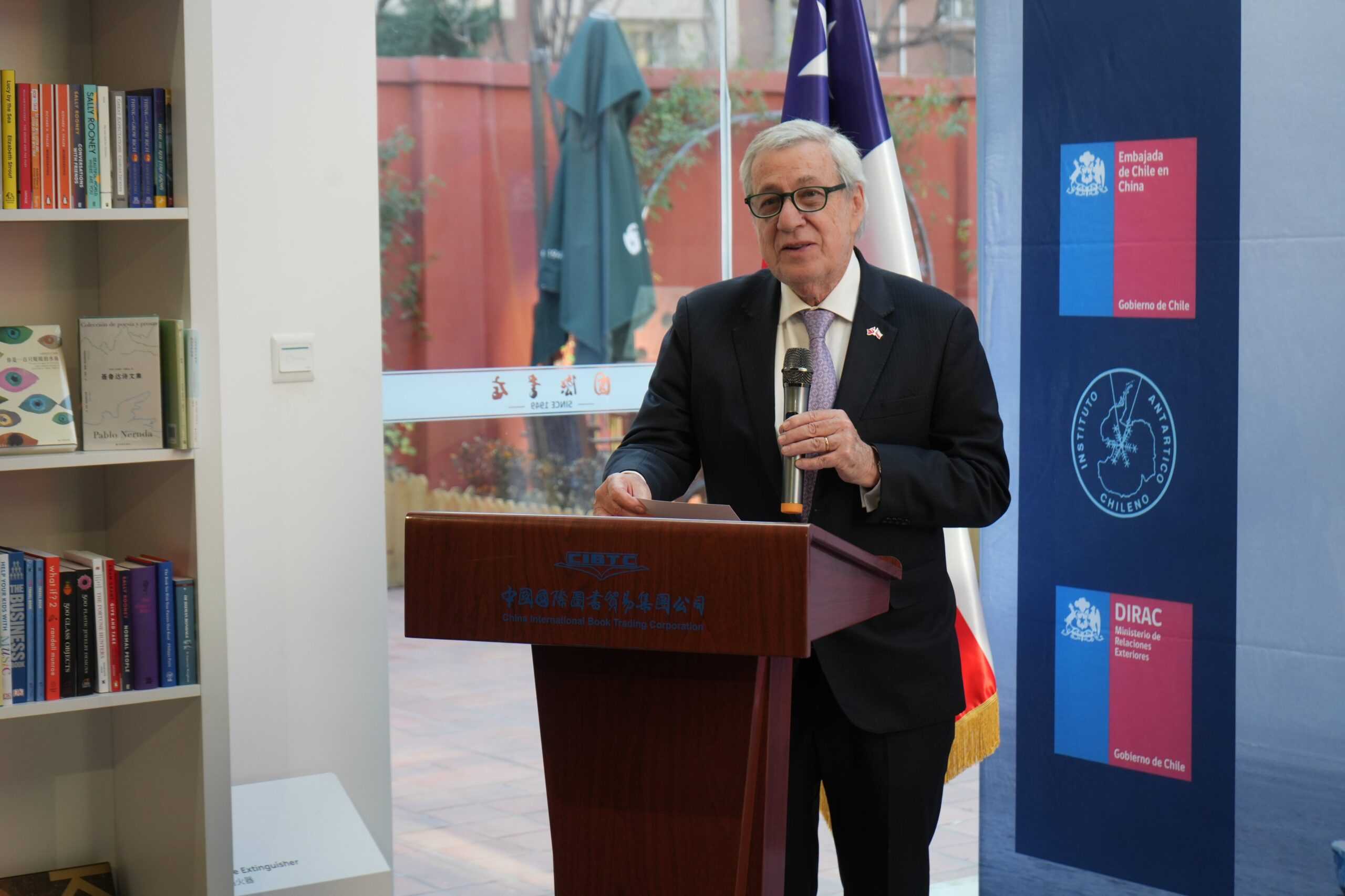 Canciller Alberto van Klaveren