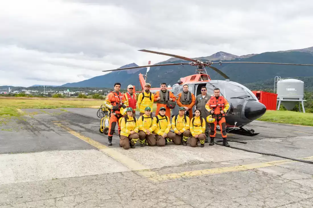 Instruccion a brigadistas forestales de Lenga 12 ConafPuerto Williams