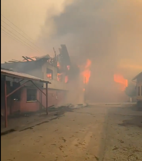 Opera Captura de pantalla_2025-03-23_212546_x.com