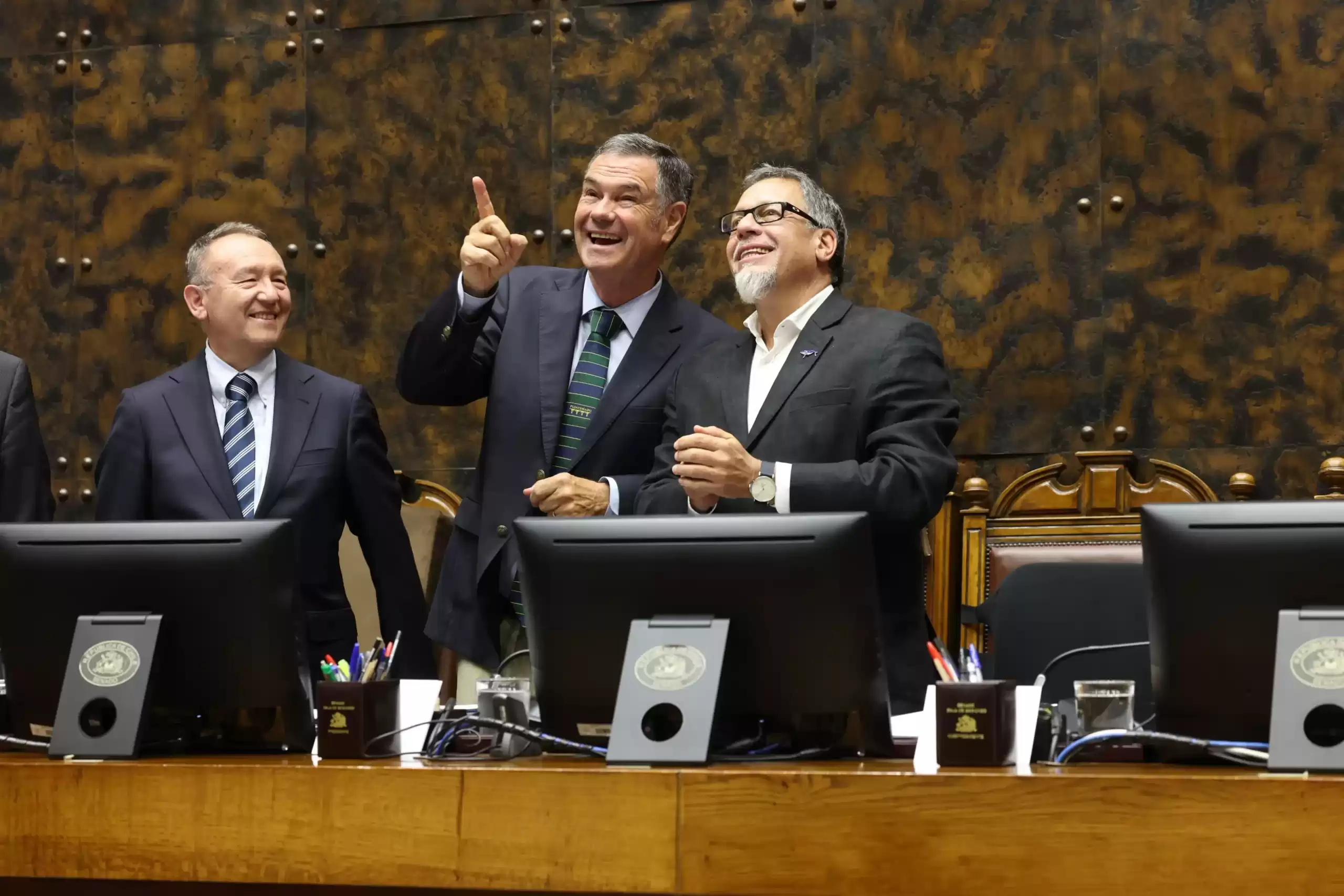 whatsapp-image-2025-03-26-at-17