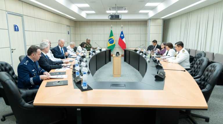 Convenio MinDefs Chile y Brasil