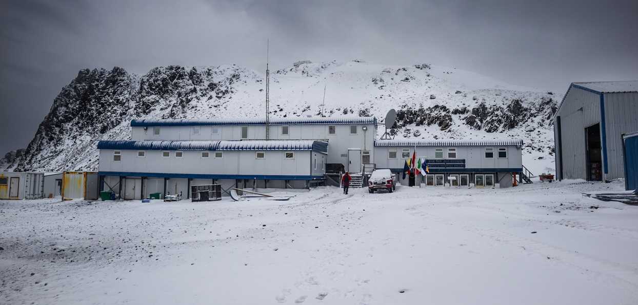 Base Científica Antártica Julio Escudero INACh