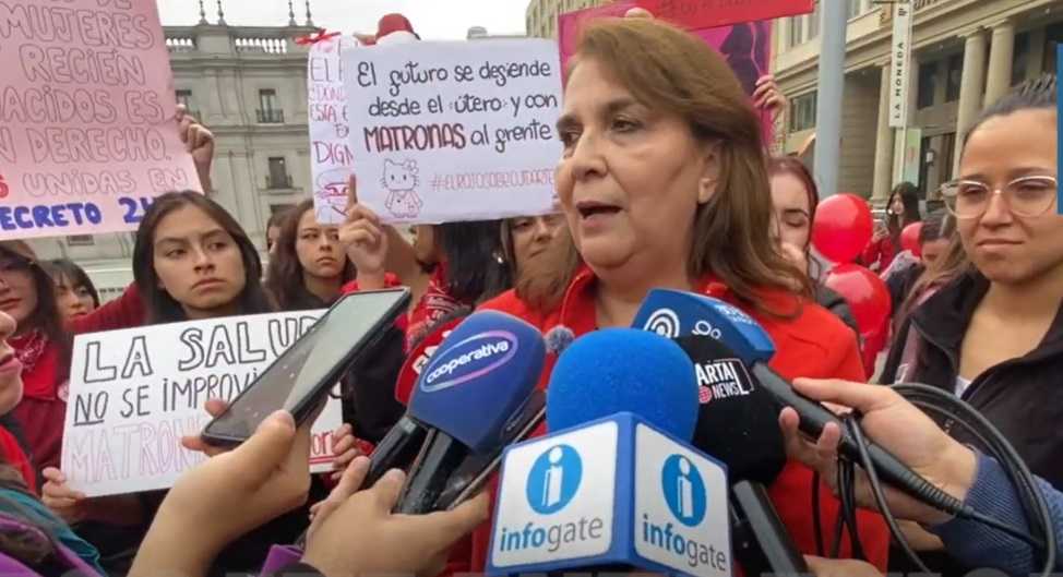 Vicepdta Colegio de Matronas Lucy Rojas Santander - La Moneda 23-05-2025