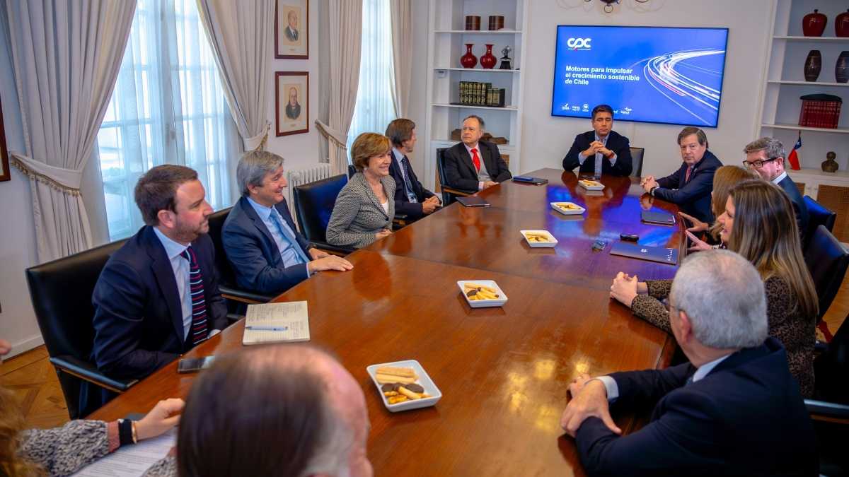 Reunión Evelyn Matthei CPC