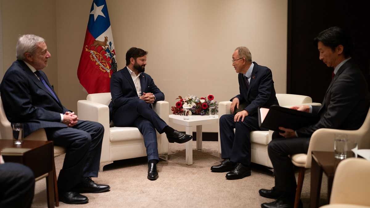 Reunión Pdte Gabriel Boric - Ban Ki Moon Seúl 30-10-2025