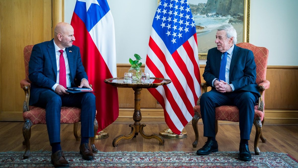 Canciller Alberto van Klaveren y nuevo embajador de EEUU en Chile Brandon Judd
