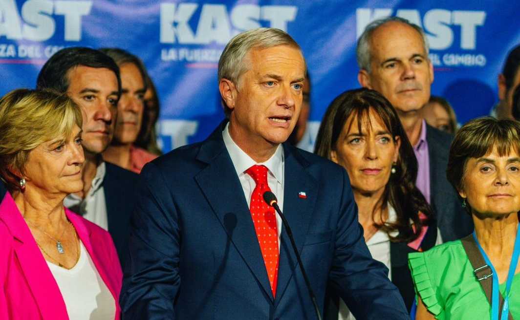 Jose Antonio Kast en su comando 16-11-2025