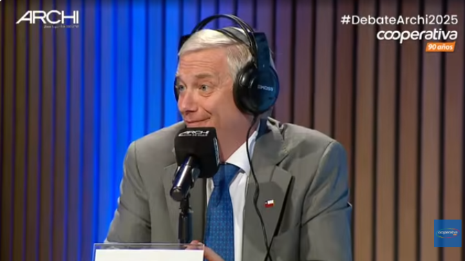 Opera Captura de pantalla_2025-12-03_083931_www.youtube.com