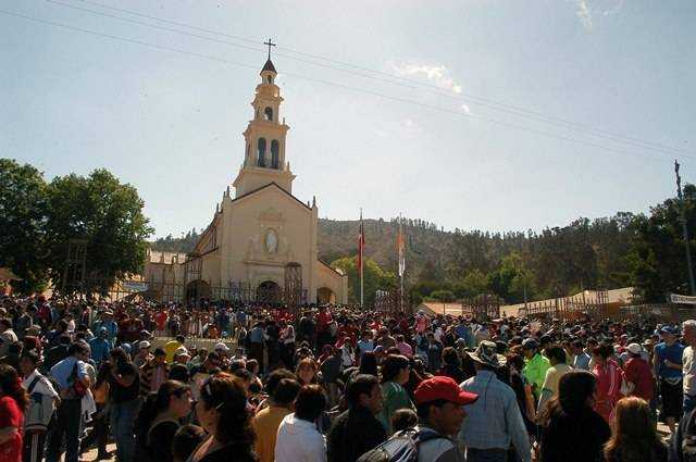 santuario-vasquez-peregrinacion.jpg__1440x2000_q70_subsampling-2