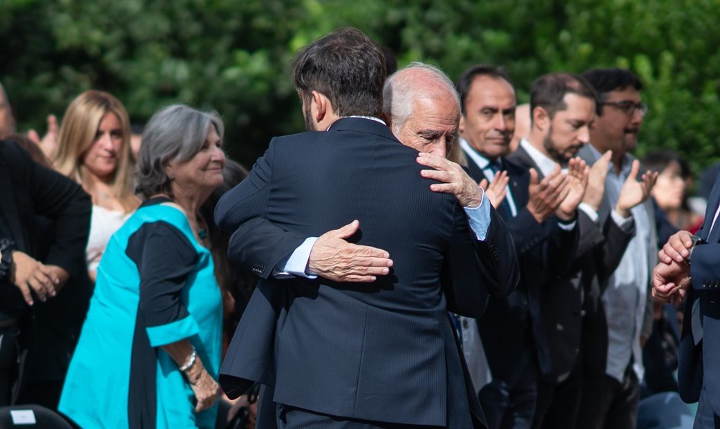 Abrazo Pdte. Gabriel Boric y ministro de Vivienda Carlos Montes La Moneda 09-03-2026