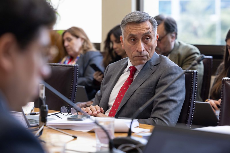 Senador Vial pide a Cancillería hacer valer la soberanía tras dichos de oficial naval argentino por Estrecho de Magallanes