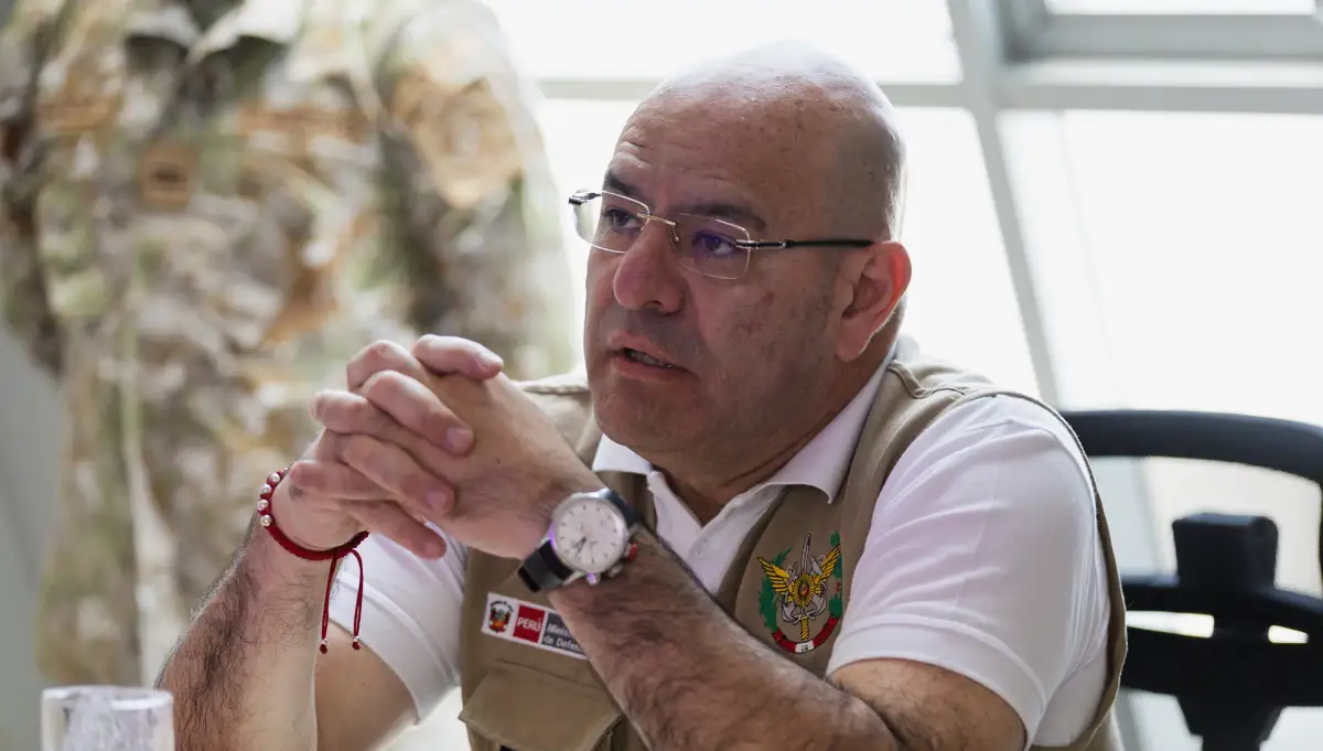 Perú: Ministro de Defensa renuncia molesto con gobierno por postergación de compra de F16