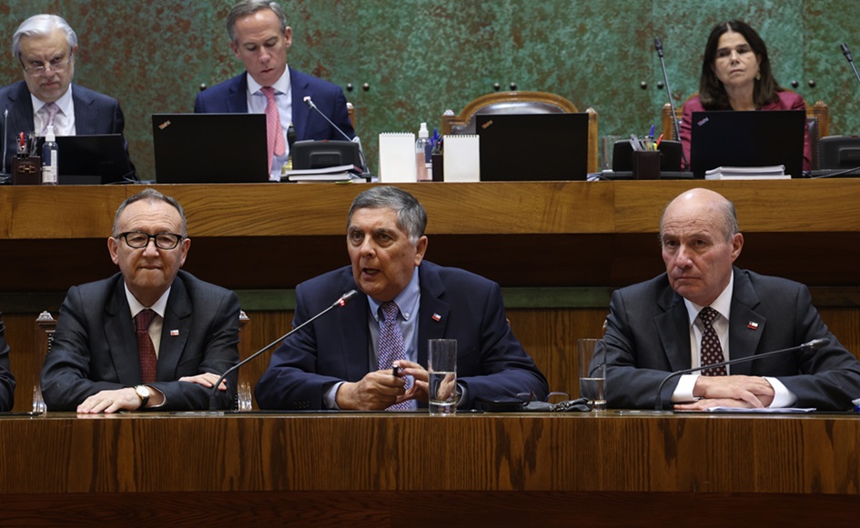 Gobierno aclara gratuidad universitaria para mayores de 30 años y avisa que “no va”