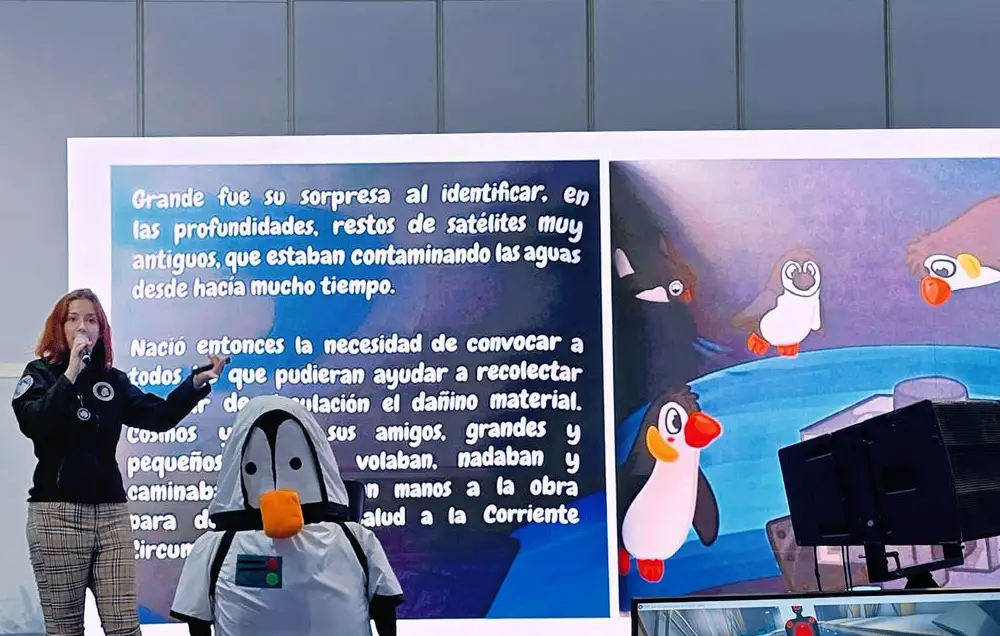 La Antártica también estuvo en FIDAE: Científica chilena expuso su relevancia para el espacio
