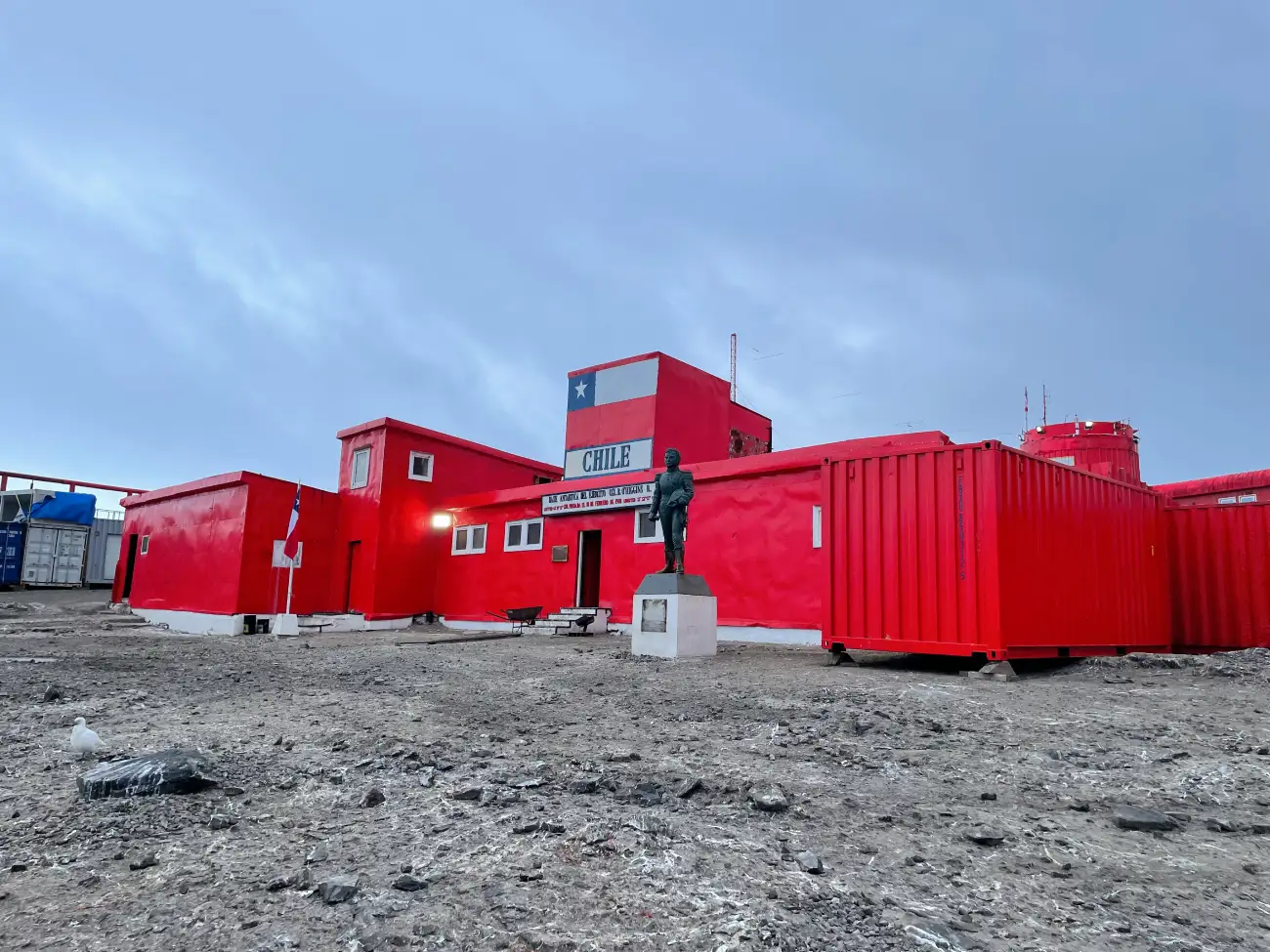 En Base O'Higgins en la Antártica, Unidad de Exploración y Rescate del Ejército realiza ejercicios de patrullaje con trineos y motos
